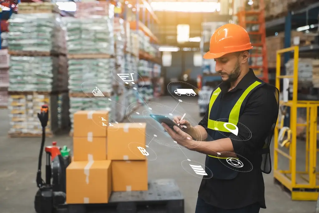 warehouse manager using inventory kpi data on mobile wms