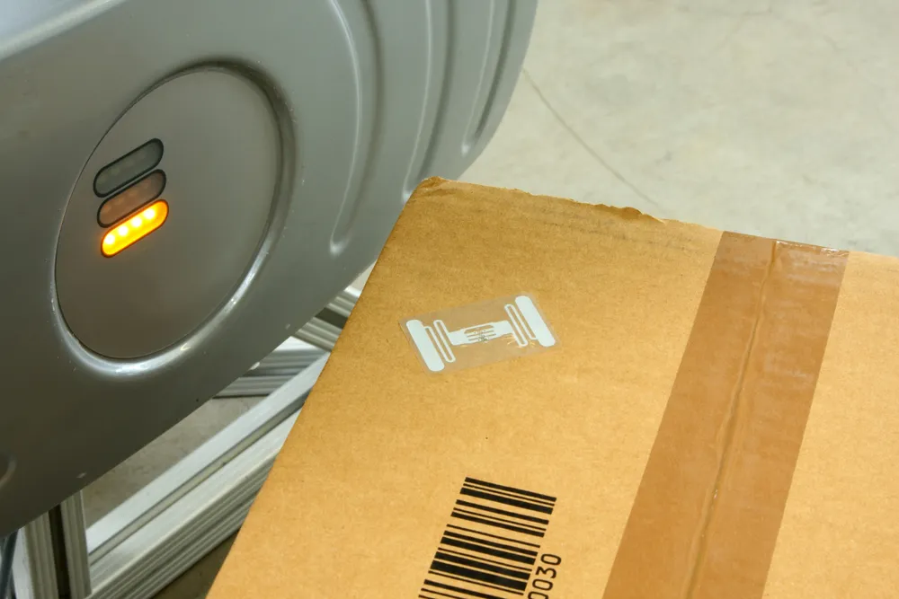 rfid warehouse management system scanner and box with tag